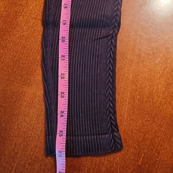 NEW Aerie Offline Seamless Cable Knit Ribbed 7/8 Yoga Leggings, Small, Black - Picture 5 of 5